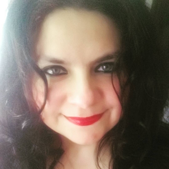 Meet your Posher, Adriana - Picture 1 of 1